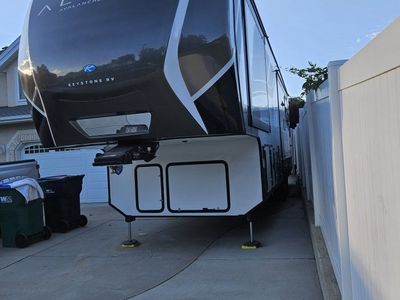 5thwheel 2024vavalanche by alpine