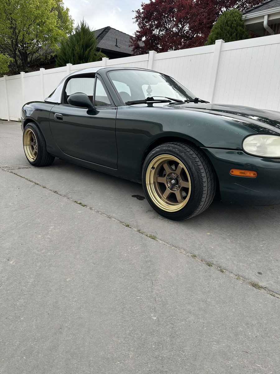 1999 Mazda MX-5 Base