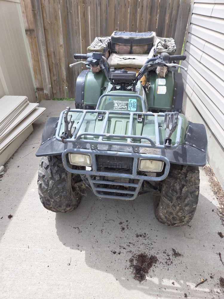 2000 Kawasaki Bayou 300 4x4 ATV Quad with Cargo Bags non running