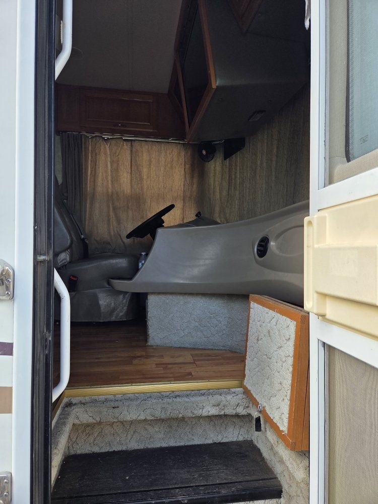 Main image 6
