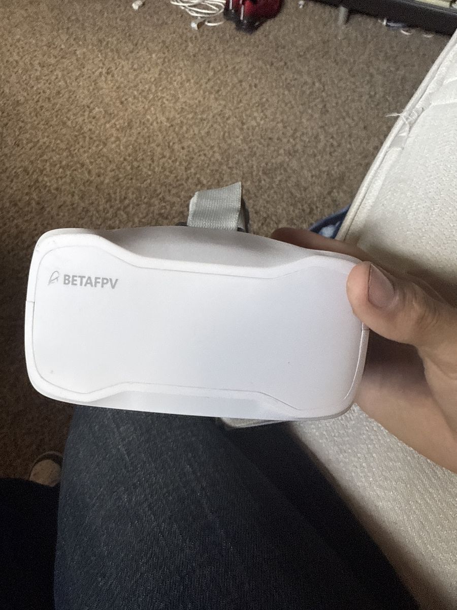BETAFPV VR009 FPV Goggles White with Adjustable Head Strap, Drone Racing Goggles analog