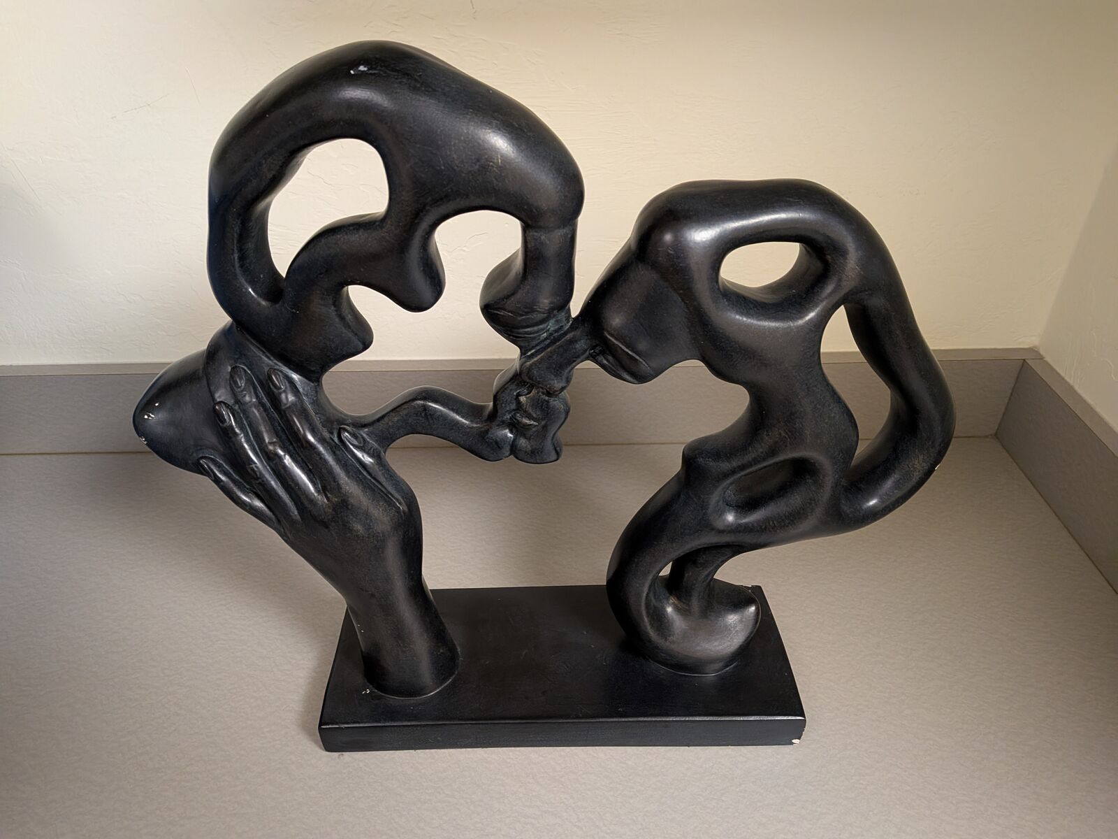 Abstract Sculpture Man Woman Kissing Vintage Love Romance Art Artwork