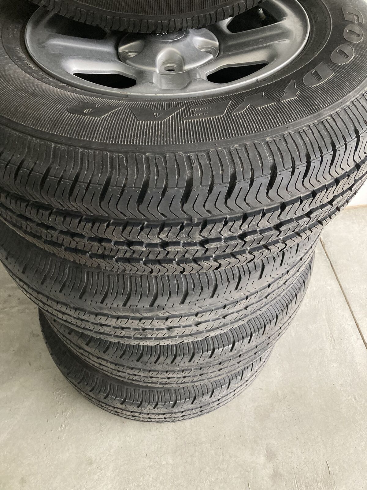 P225/75R16 Wrangler ST tires & Jeep factory wheels