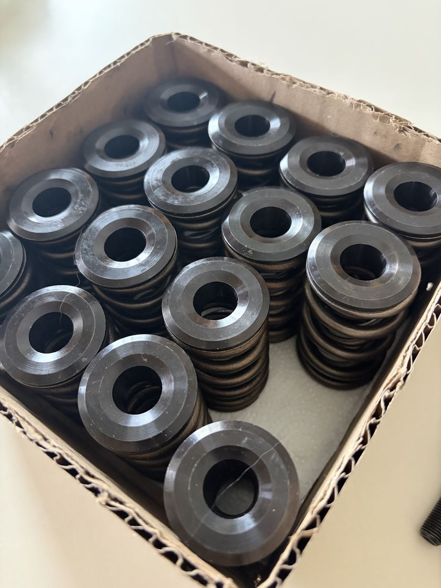 Complete valve train for small block Chevy