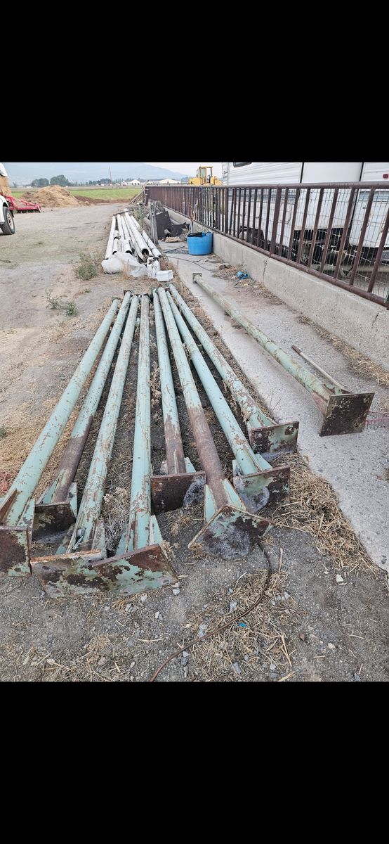 Heavy steel colunms/poles