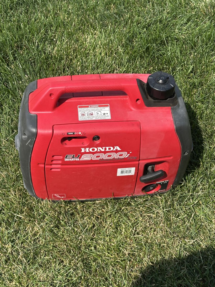 Honda EU2000i Companion 30A Portable Inverter Generator - Red