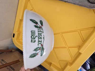 Vintage Tom & Jerry Milk Glass Punchbowl & 11 cups