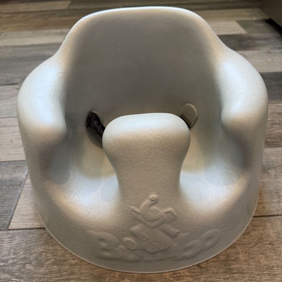 Bumbo Baby Floor Seat in Grey - Excellent Condition, Clean Home