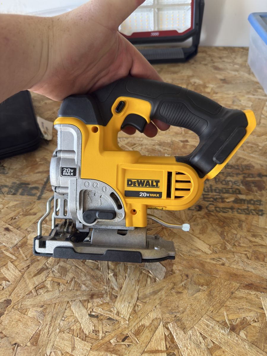DeWalt 20V MAX XR Cordless Jig Saw DCS334 (Tool Only) - Used