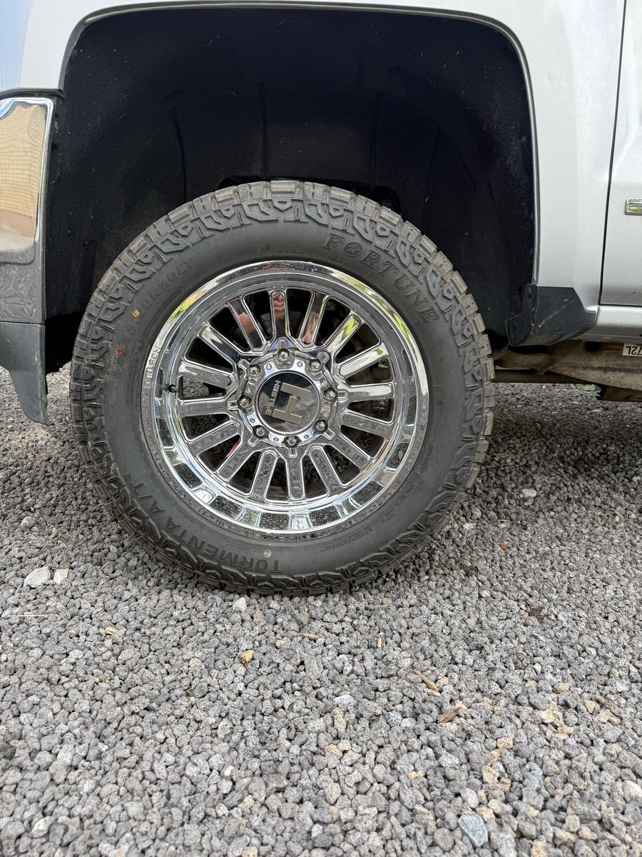 33x12:50r20 AT Tires