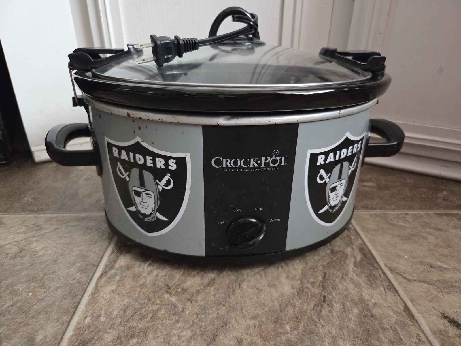 Like New Official NFL Raiders Crock-Pot 6 Quart