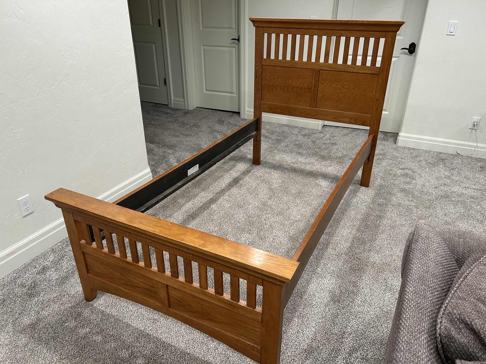 Solid Wood Twin Bed