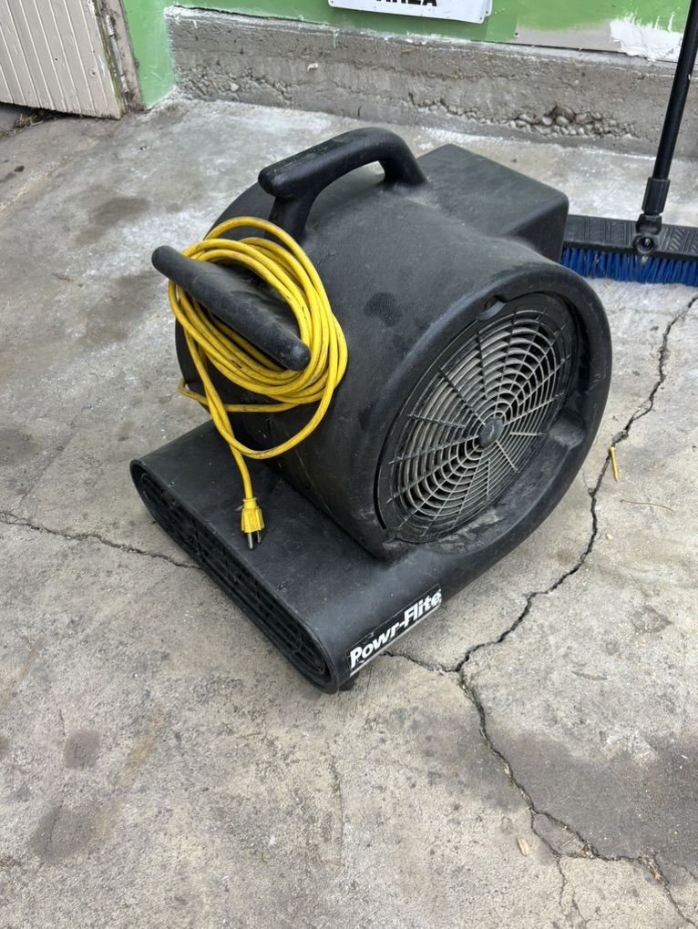 Power Flite Floor Blower