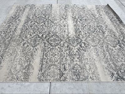 9x12 ft gray-design rug