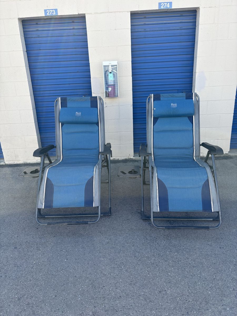 Timber Ridge Zero Gravity Lounge Chairs Set of 2 w/ Side Tables