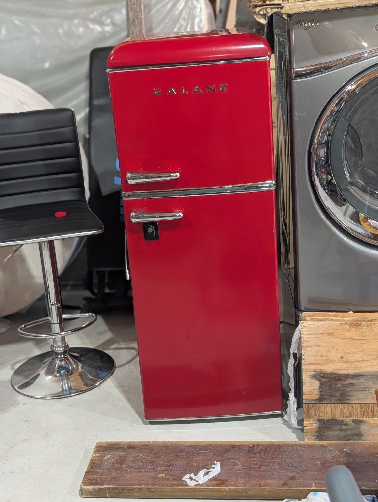 Galanz Midsize Fridge, Red, Top Freezer, Compact Refrigerator with Cable Lock