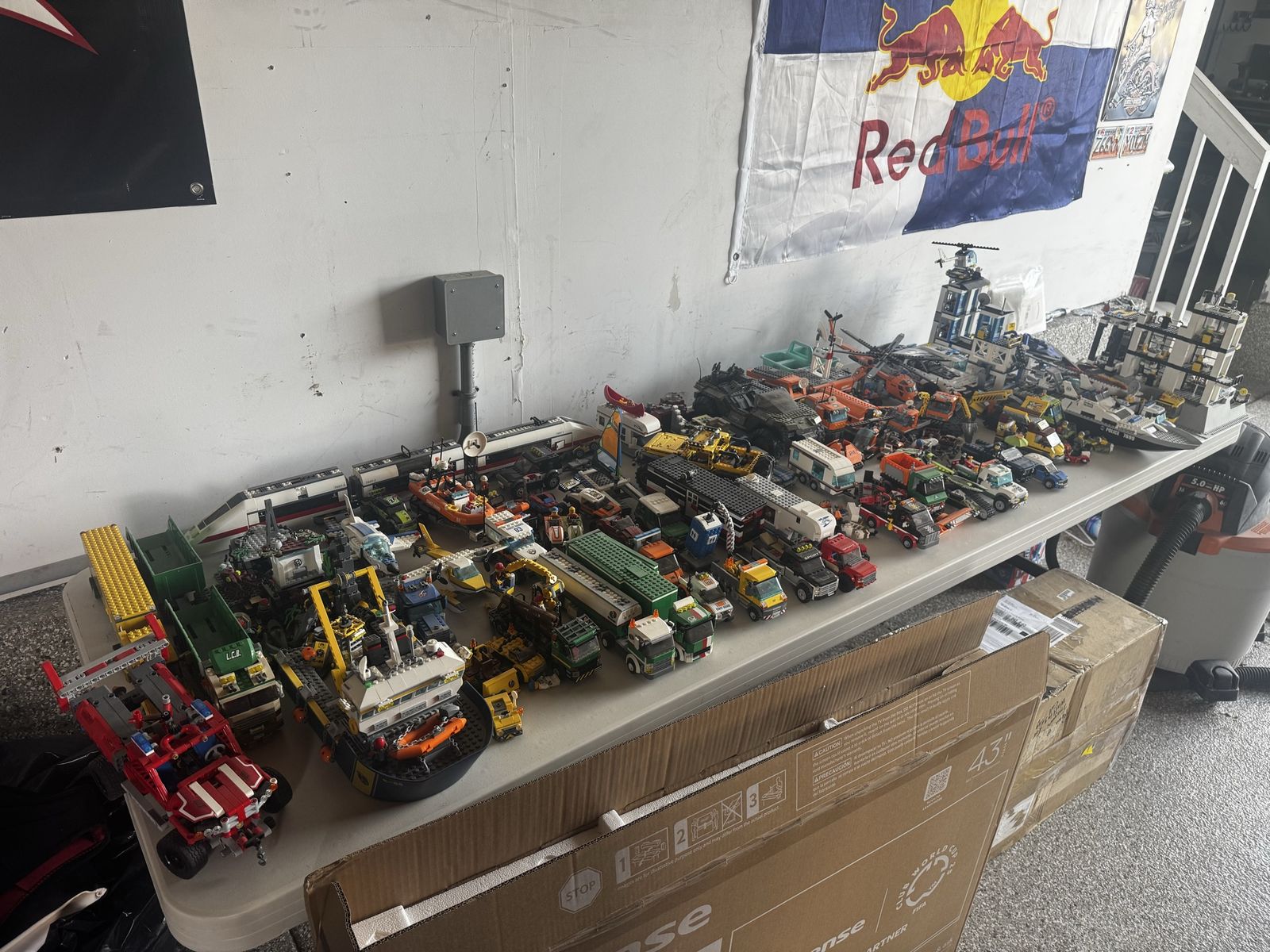 Huge LEGO City Collection - Assorted Sets, Vehicles, and Buildings - Great for Enthusiasts