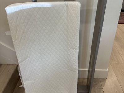 Changing pad baby - Crate and Barrel