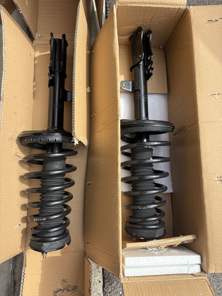 Front Struts for Toyota Sienna
