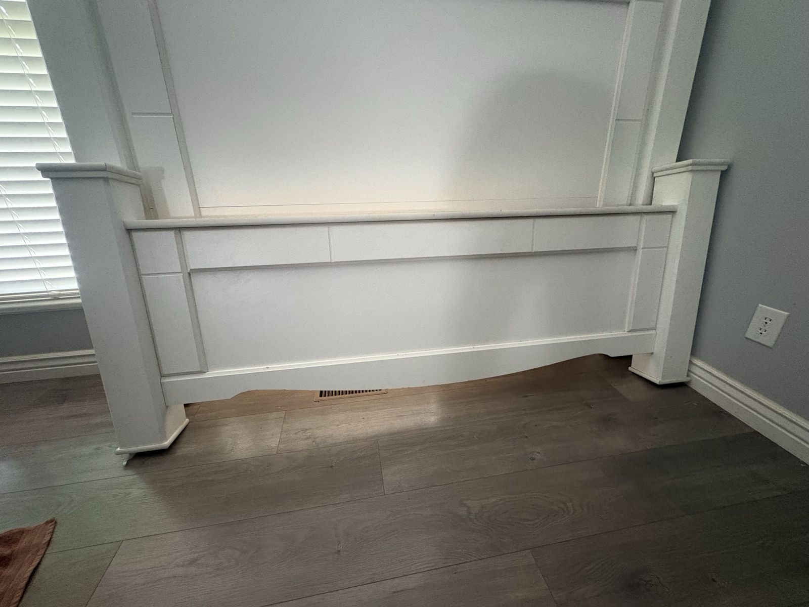 Main image 3