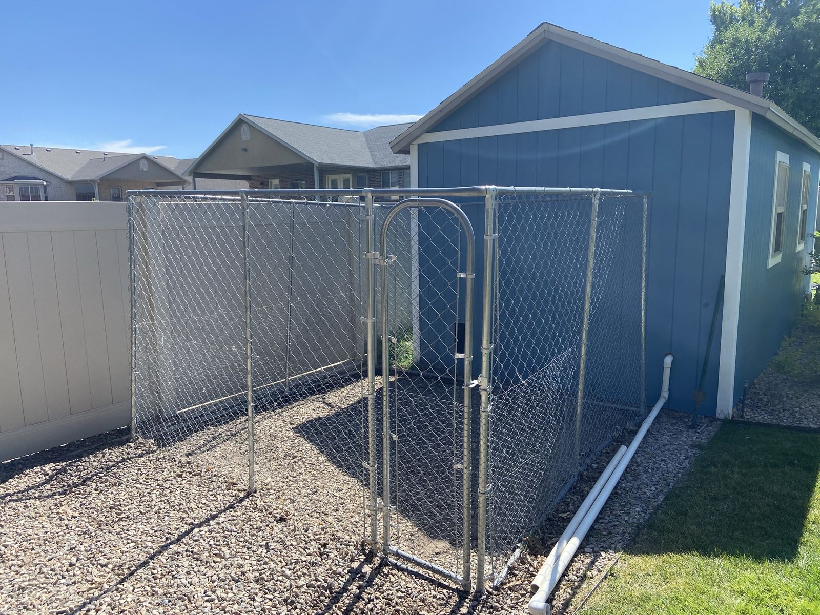 Large Chain Link Dog Kennel / Pet Enclosure - Secure Outdoor Run