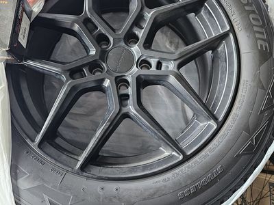 Bridgestone Blizzak 235/60R18 Studless Winter Tires with Black Rims