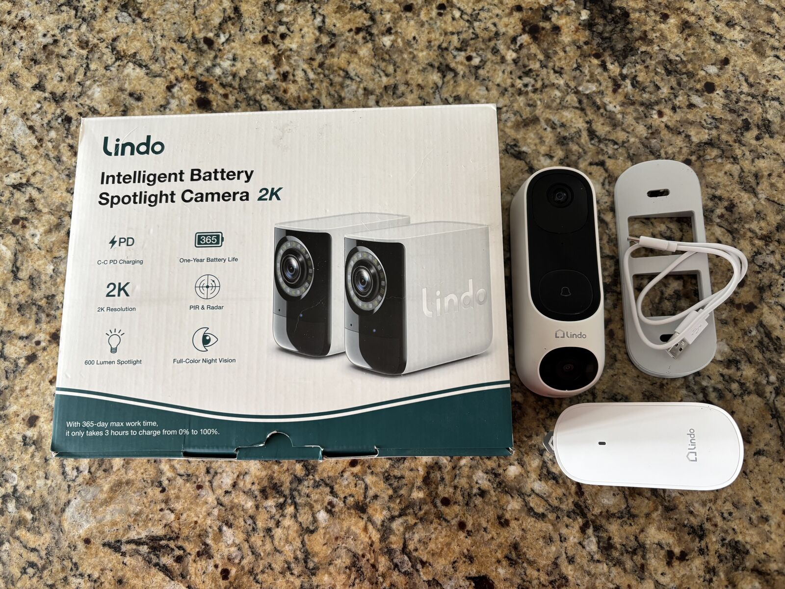 3 piece Lindo Spotlight camera