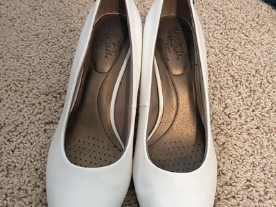 LifeStride Soft System White Dress Pumps - Women's Size 8