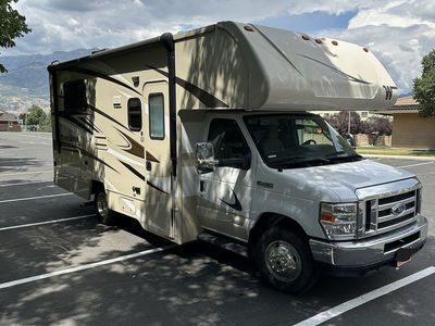2020 Winnebago Minnie Winnie 22R – Only 30,218 Miles –