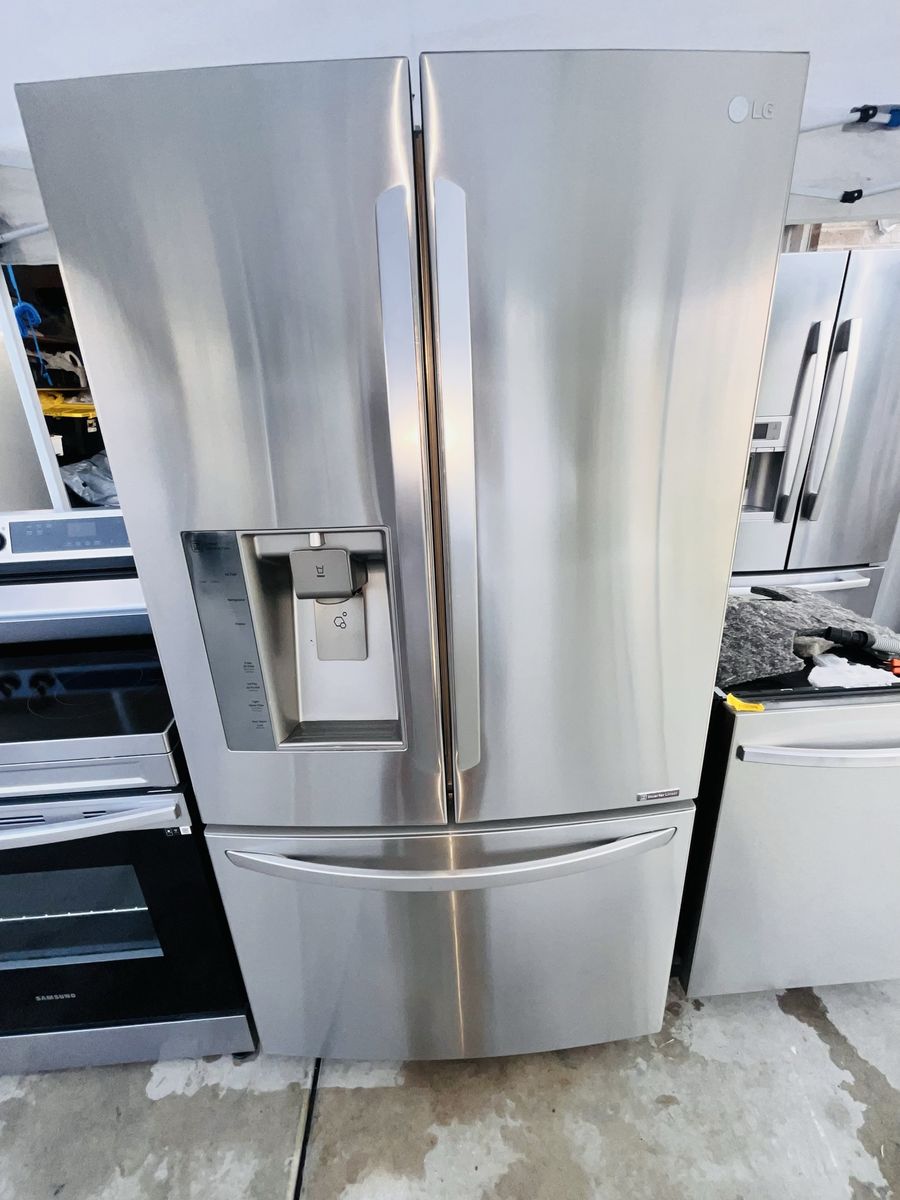 $750 OBO GOOD REFRIGERATOR LG STAINLESS STEEL 
