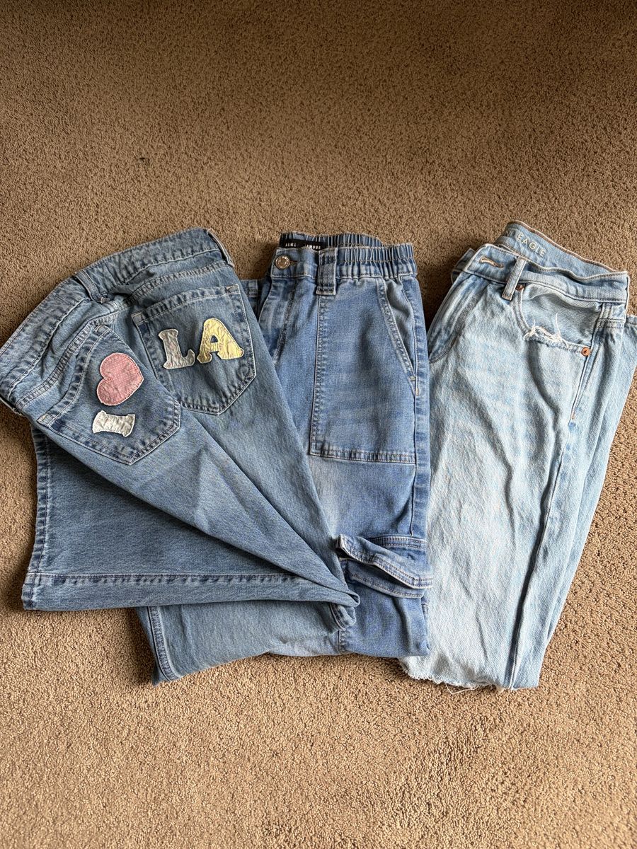 Jeans Lot of 3 - American Eagle, Hollister & Almost Famous (Sizes 2-4)