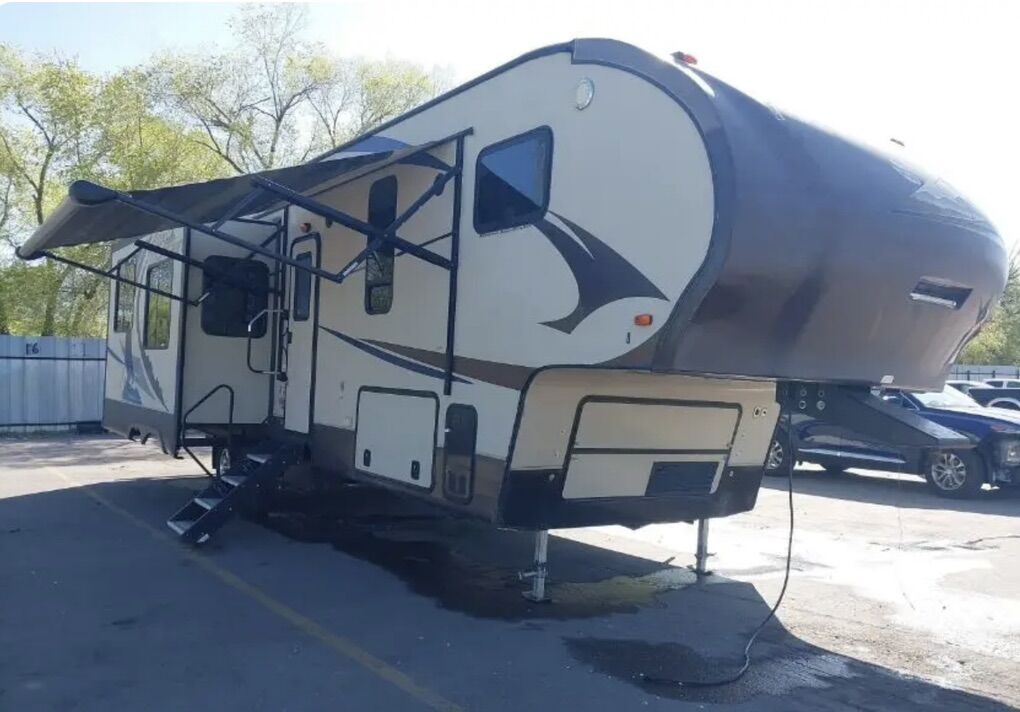 2014 Fox Mountain 325RKS