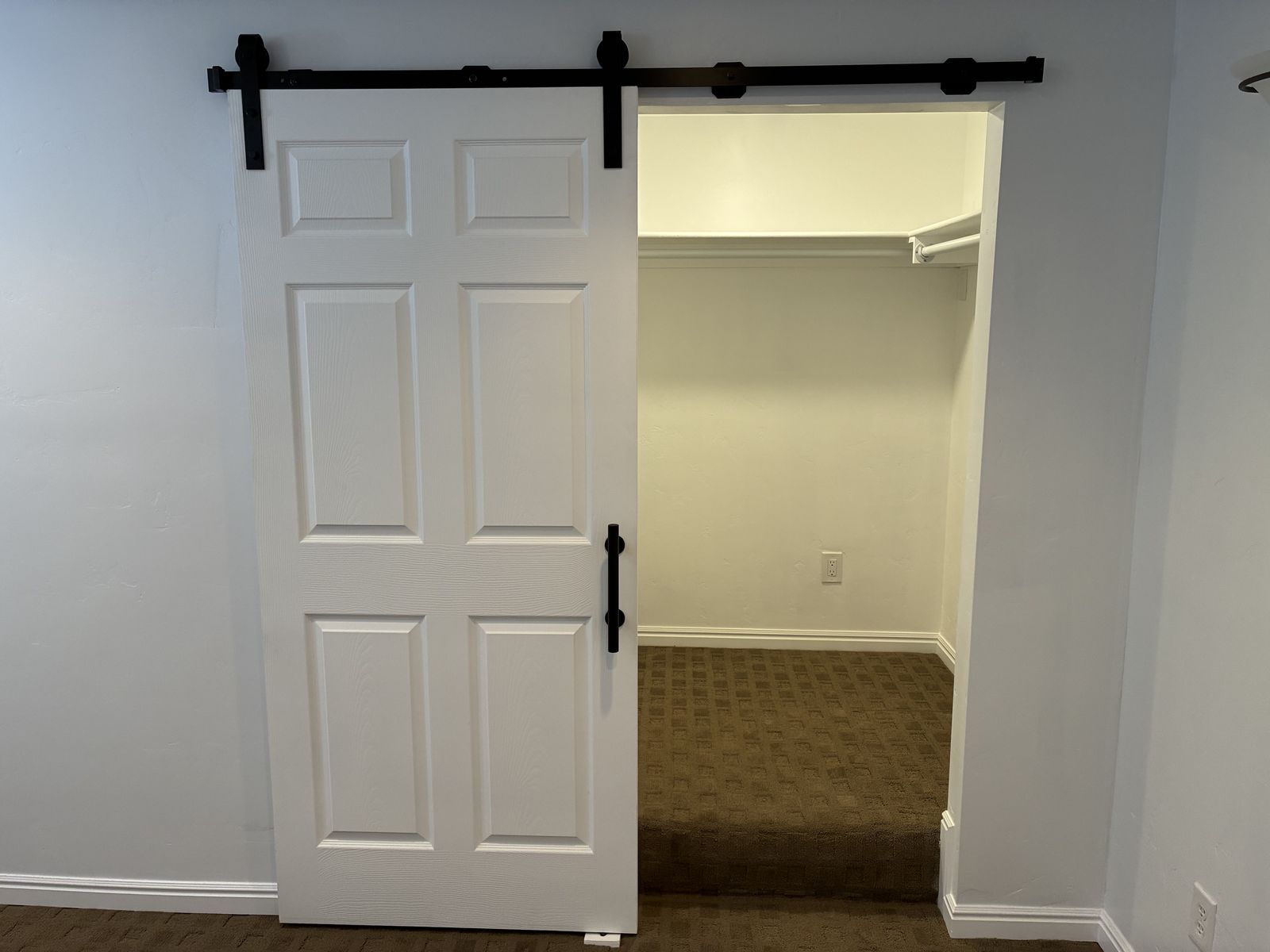 Main image 9