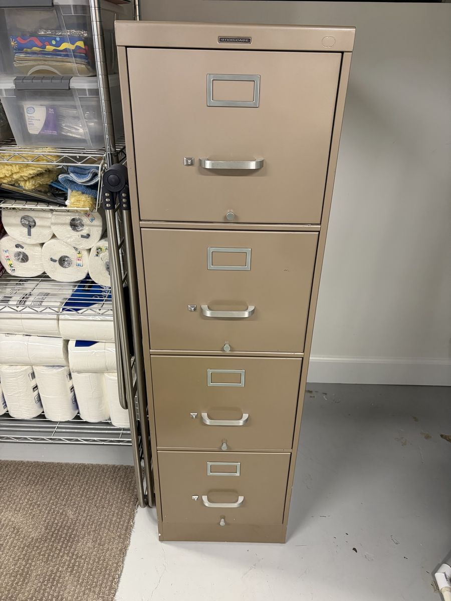 Vintage 4 drawer filing cabinet