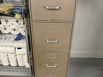 Vintage 4 drawer filing cabinet