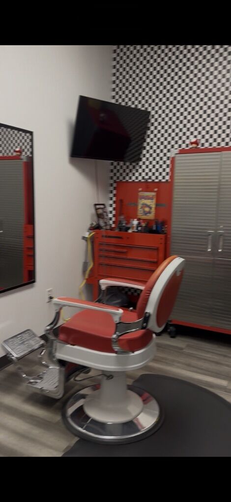 Salon Suite/Barbershop For Rent