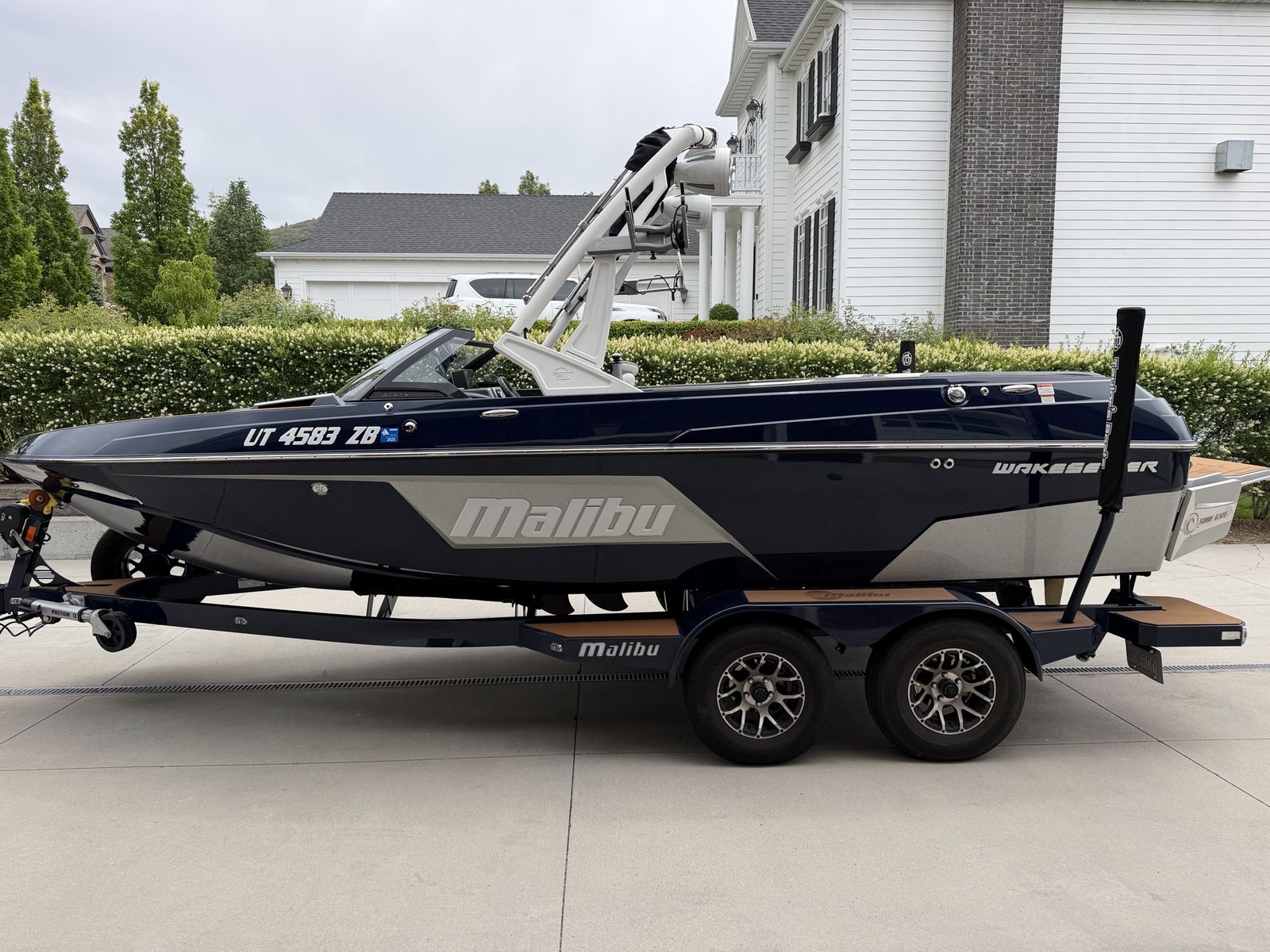 2020 Malibu wakesetter 20 vtx surf ski boat excellent condition