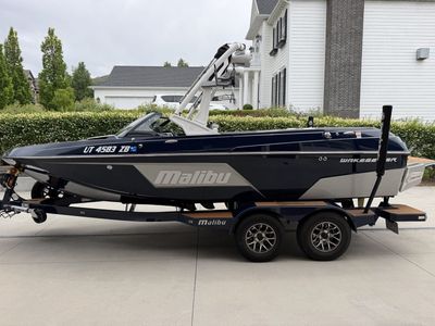 2020 Malibu wakesetter 20 vtx surf ski boat excellent condition