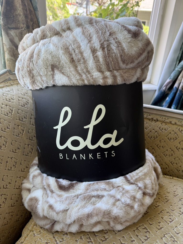 Lola blanket Large