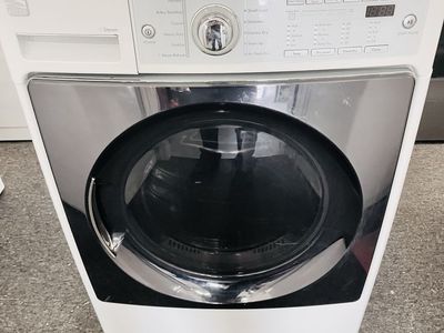 Kenmore electric dryer with steam refresh option