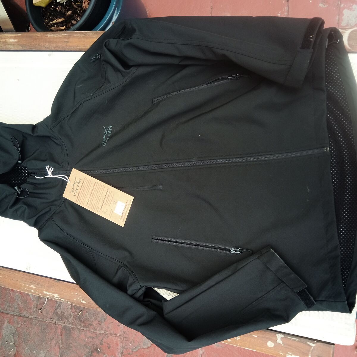 True North Soft Shell Ski Jacket Men's XL, new w tags