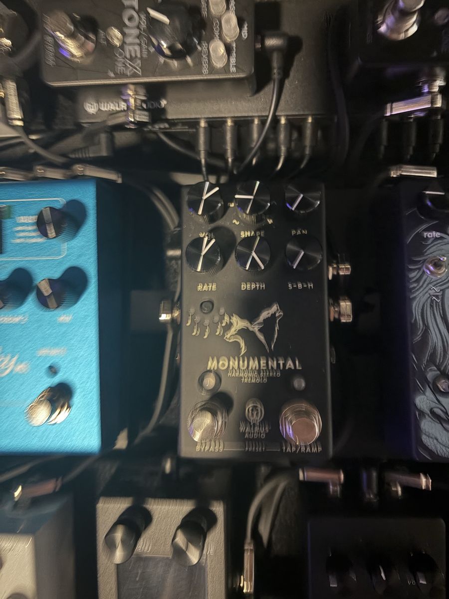 Walrus Audio Monumental Harmonic Stereo Tremolo Pedal