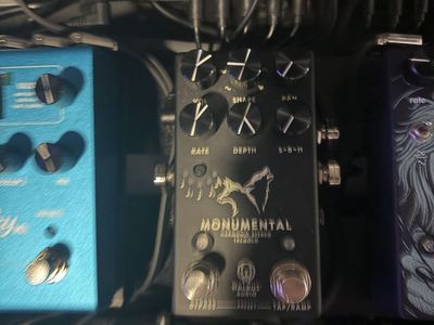 Walrus Audio Monumental Harmonic Stereo Tremolo Pedal