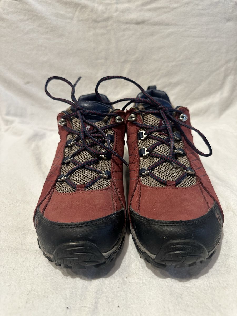 Oboz women’s size 8 maroon/black/beige WP hiking shoes