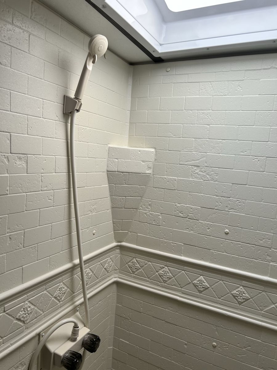Main image 12