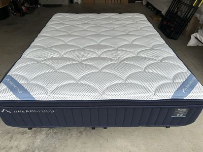 California King size Dreamcloud Premier Hybrid Mattress