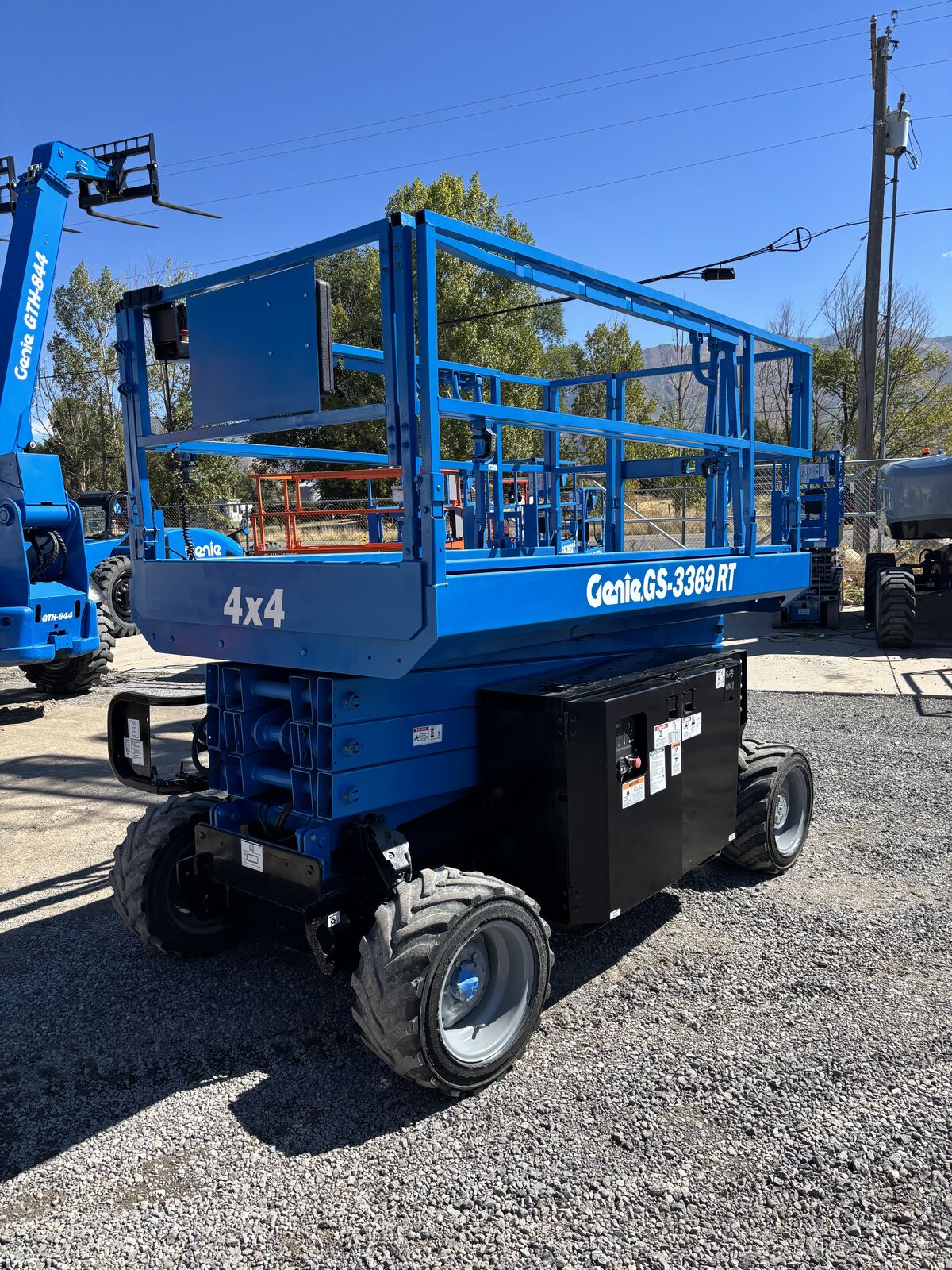 2017 Genie GS-3369RT (33') *2yr Warranty* Scissorlift Dual Fuel 4x4 (id.2012d)