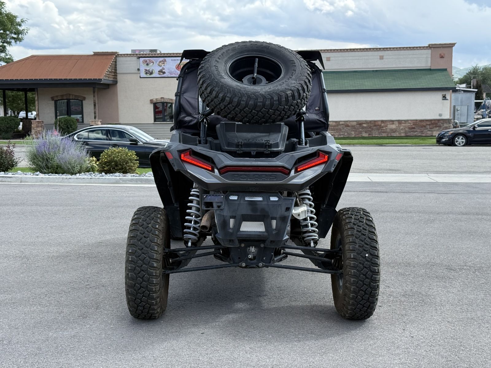 Main image 6