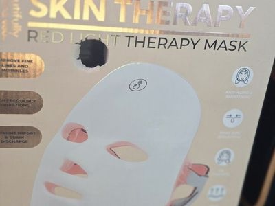 Skin Therapy Red Light Therapy Mask - Anti-Aging & Smoothing LED Face Mask