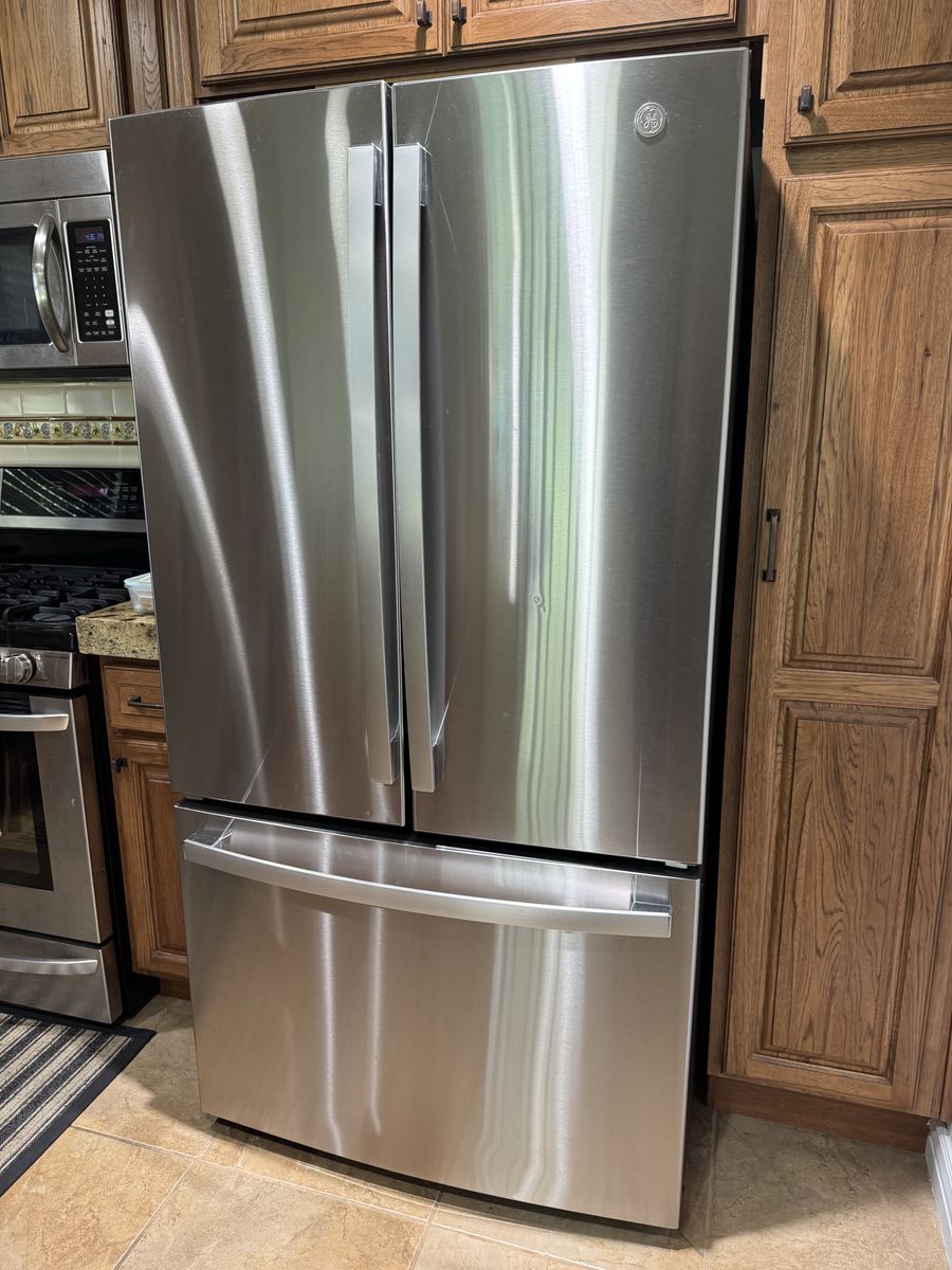 GE 24.7 French door refrigerator